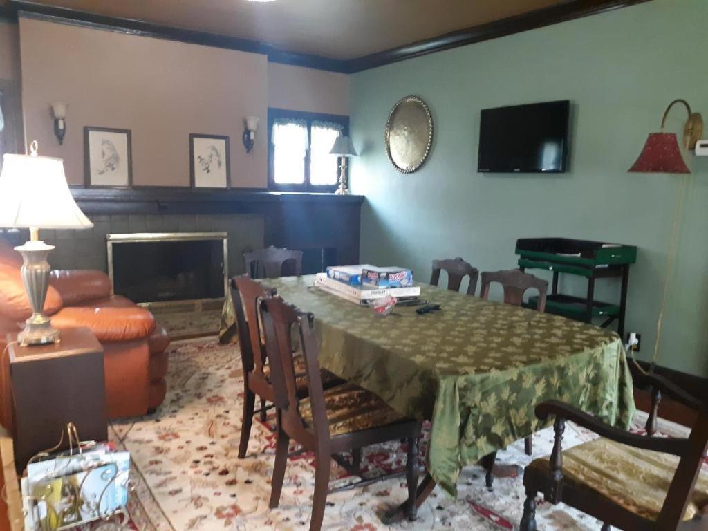 Harriott House, The Gallery Forest Room Terre Haute Extérieur photo